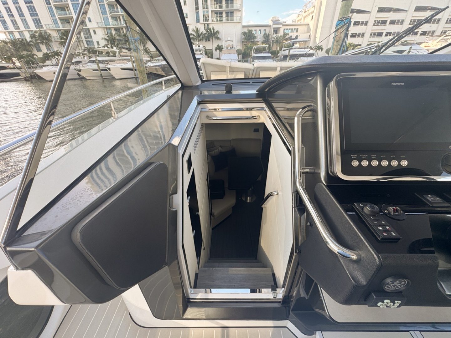 2023 Azimut Verve 47 - Image 29