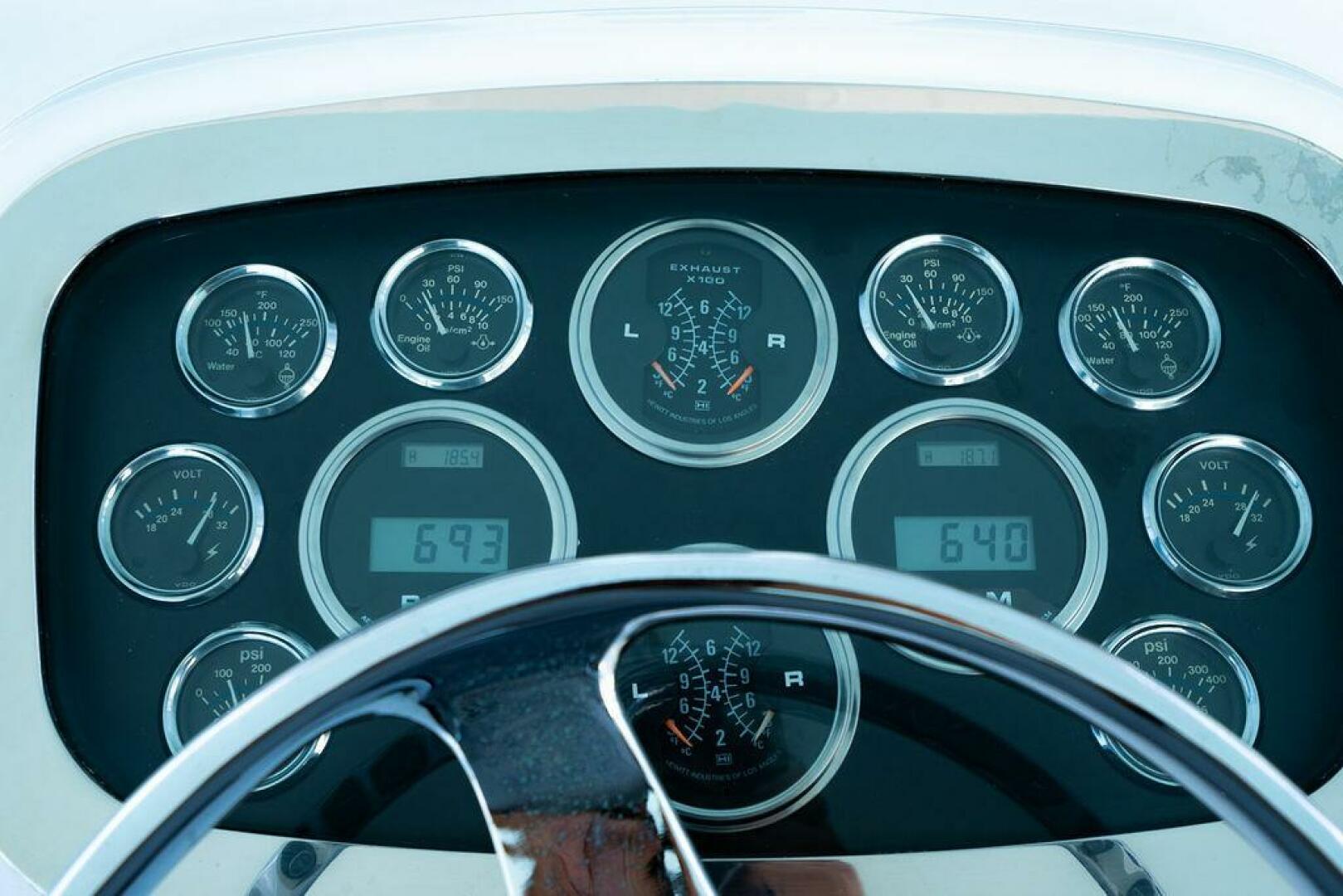 1999 Viking 55 Convertible - Image 67