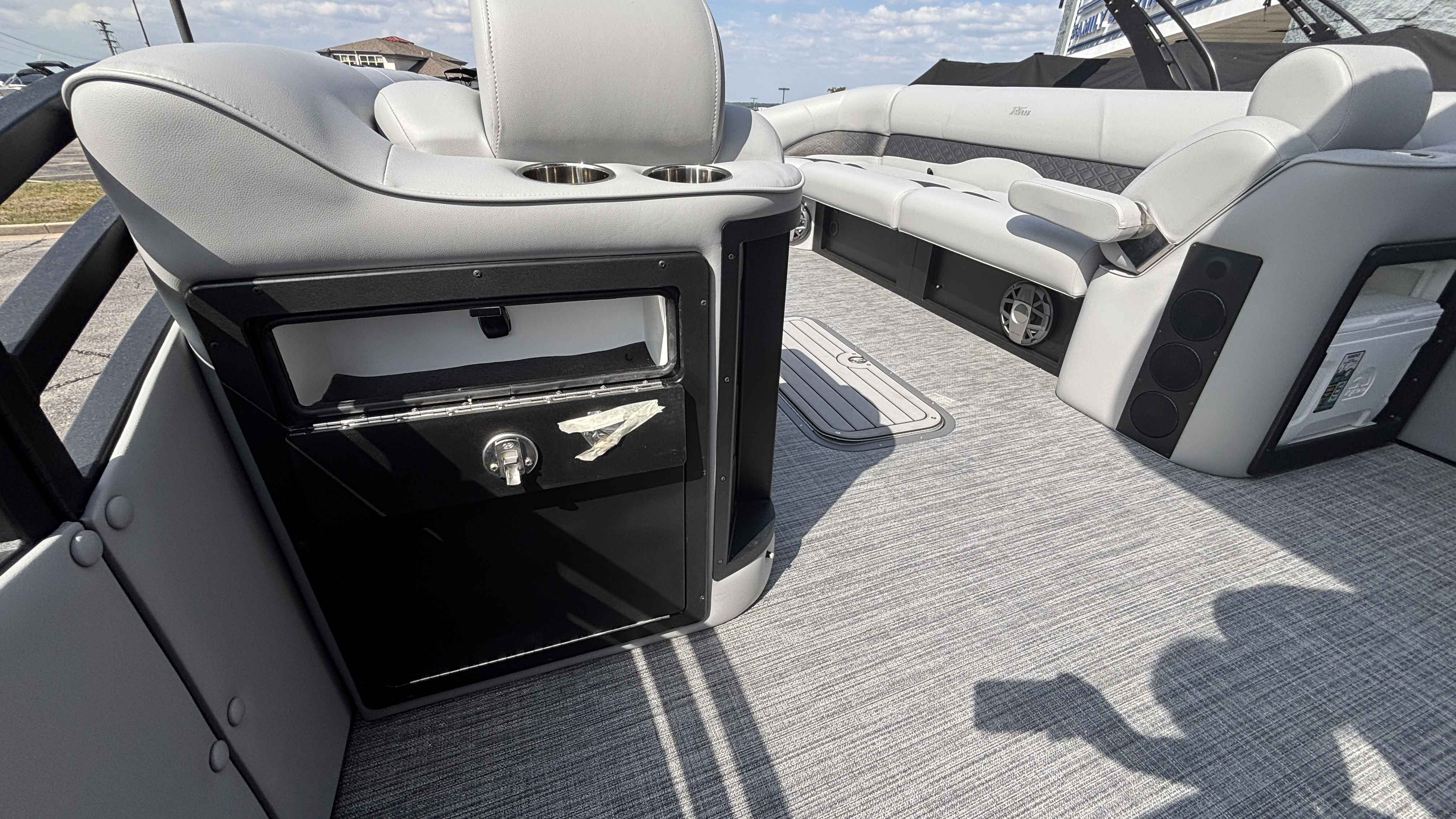 2026 JC Tritoon NepToon 27TT Sport - Image 7