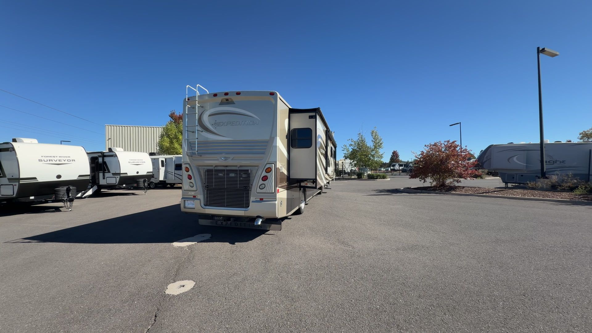 2013 Fleetwood Expedition 38B - Image 9