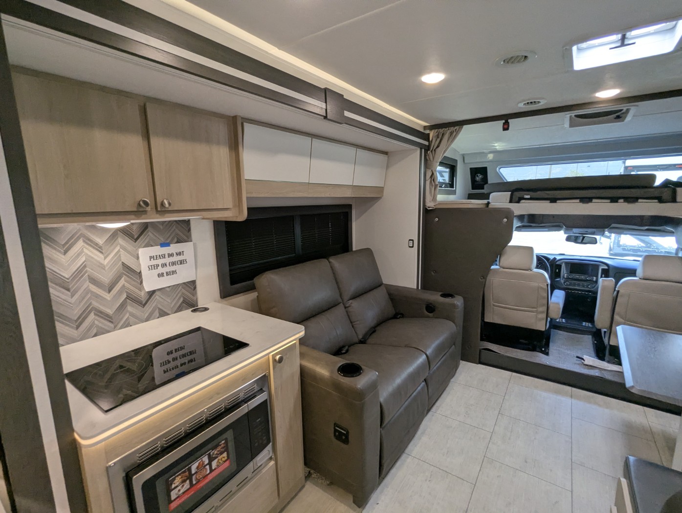 2027 Coachmen Entourage 330DS - Image 32
