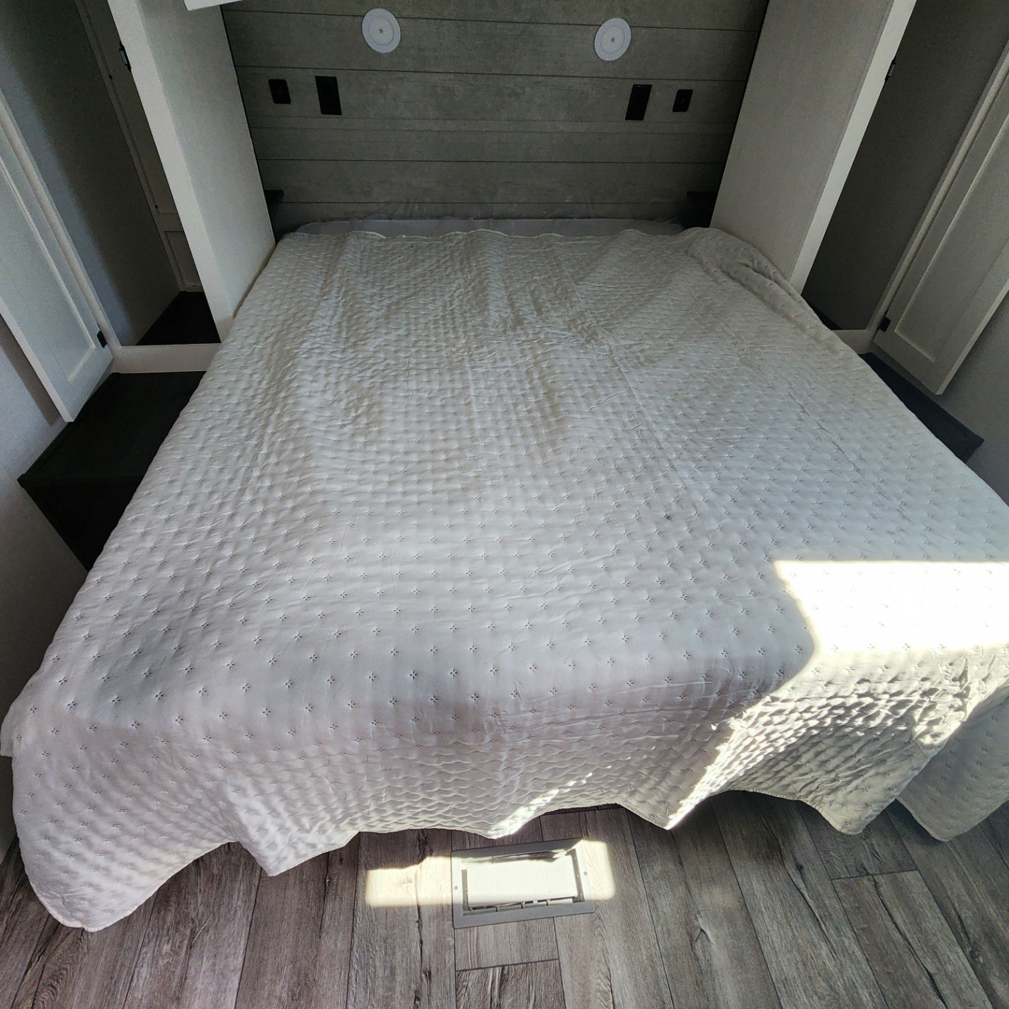 2026 VENTURE RV SIENNA 231VRK - Image 46