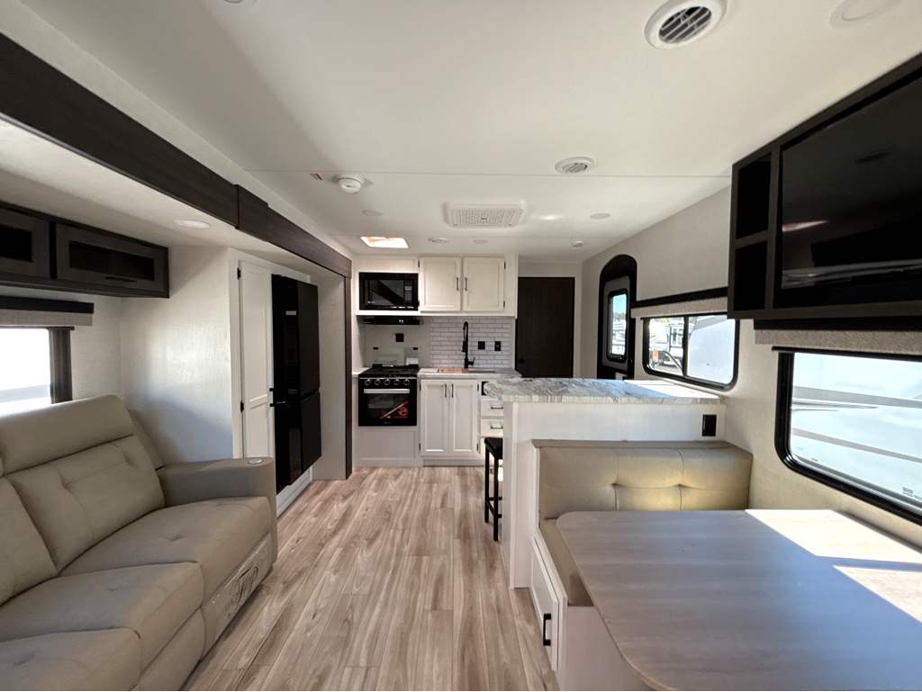2026 VENTURE RV SPORTTREK 271VRB - Image 17