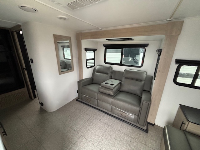 2025 Grand Design Imagine XLS 17MKE - Image 9