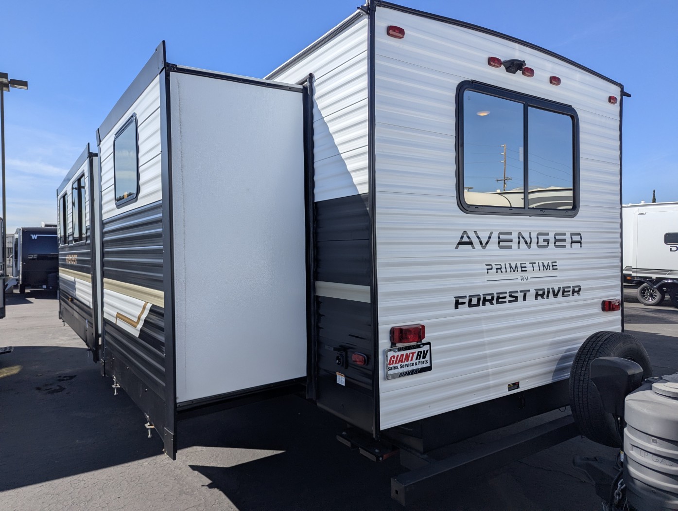 2026 Prime Time Avenger 30PO - Image 5