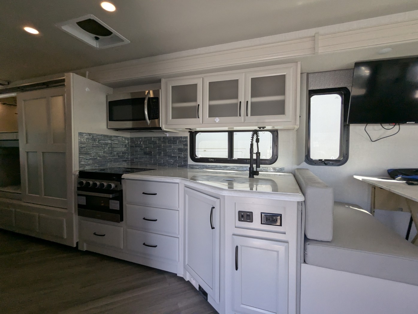 2024 Holiday Rambler Eclipse 34J - Image 29