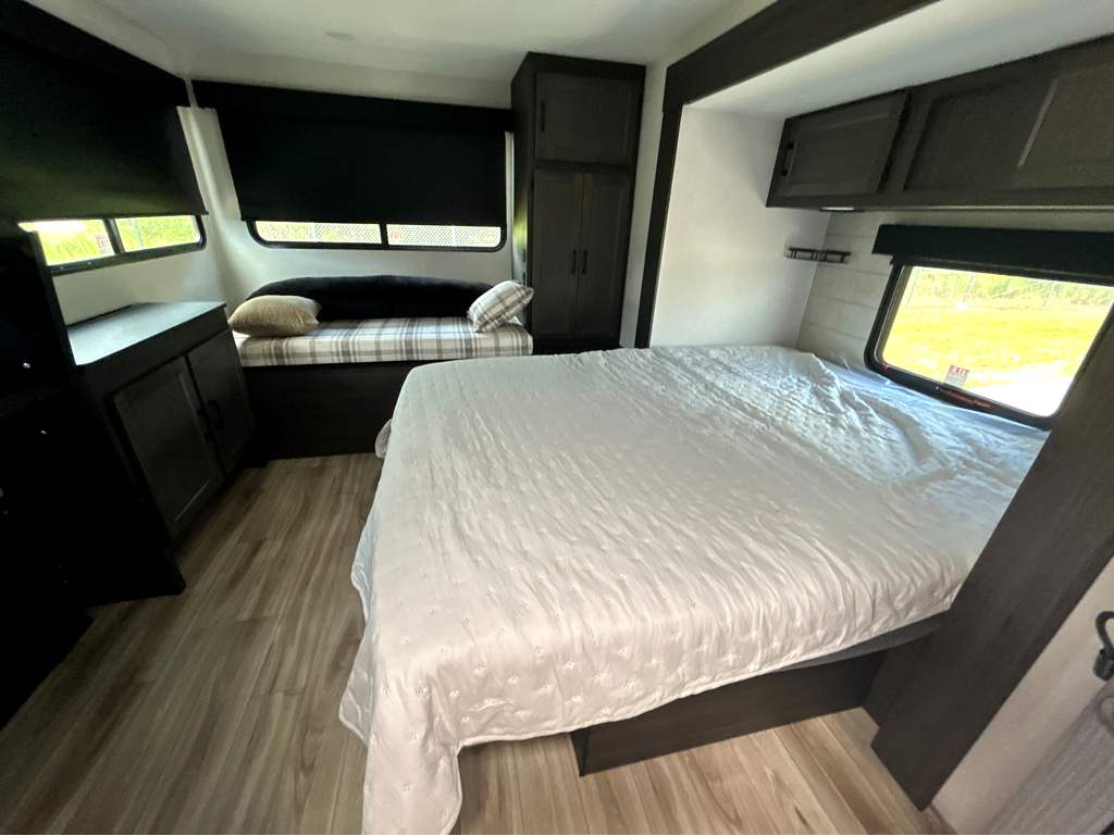 2027 VENTURE RV STRATUS 282VFD - Image 19