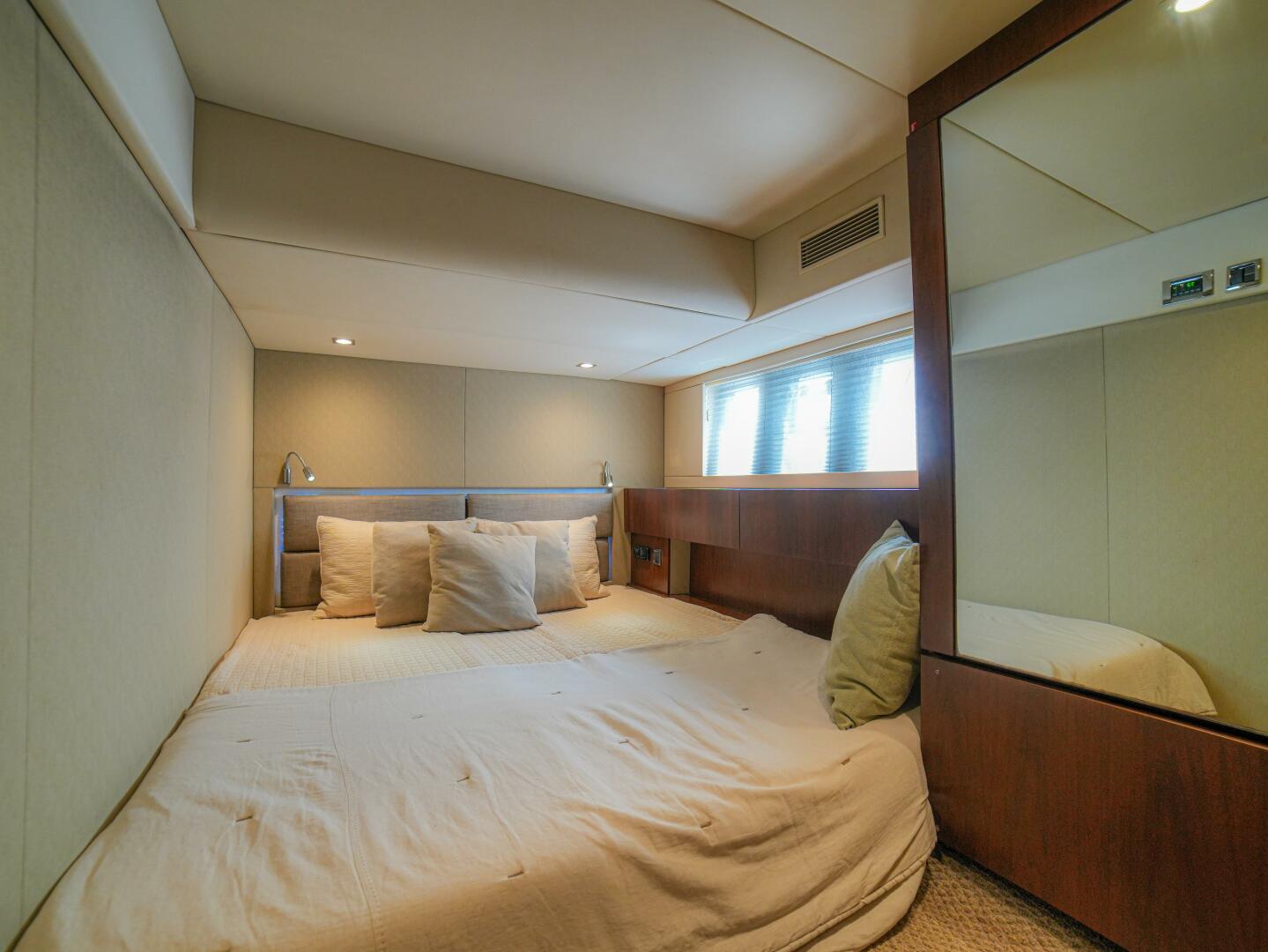 2014 Fairline 50 - Image 41