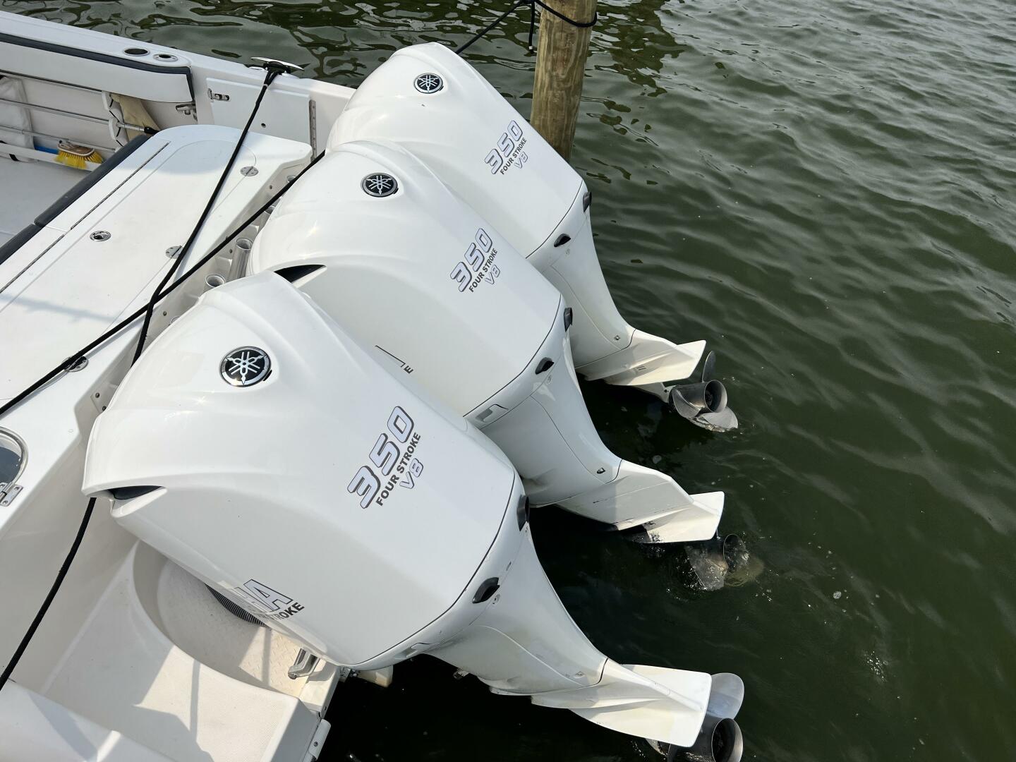2012 Everglades 350 LX - Image 7
