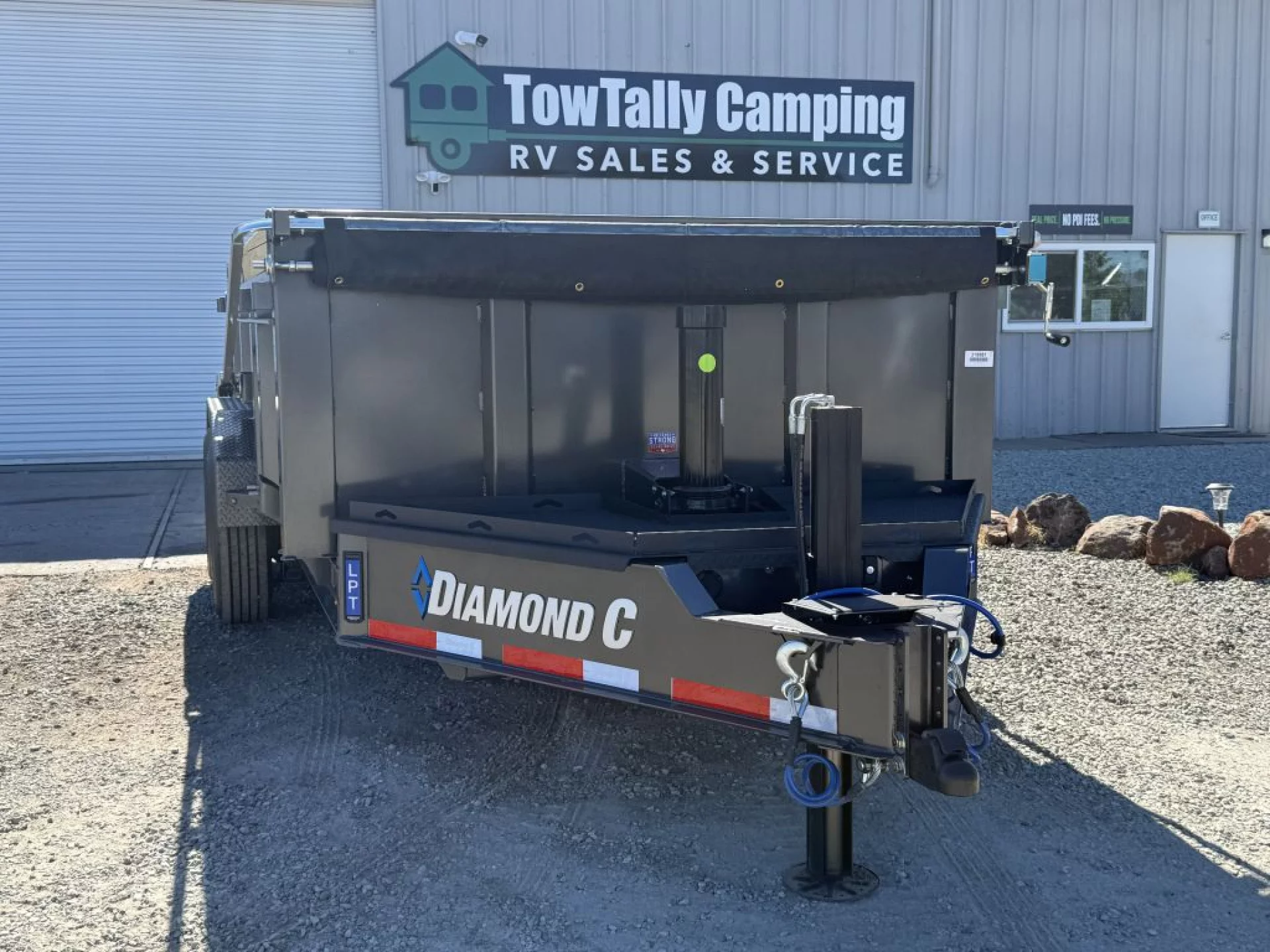 2027 DIAMOND C TRAILERS DIAMOND C LPT 207 HEAVY DUTY 14X82 32 SIDES PACESETTER - Image 1