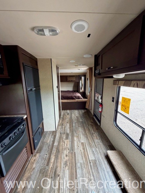 2016 CHEROKEE PATRIOT 25RR - Image 13