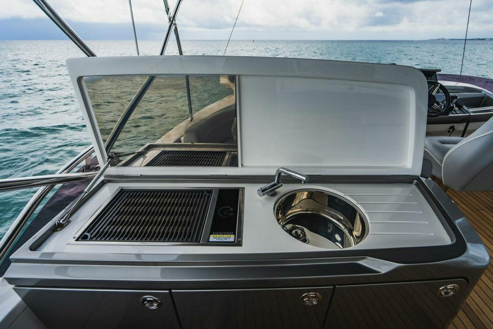 2022 Princess S66 - Image 40