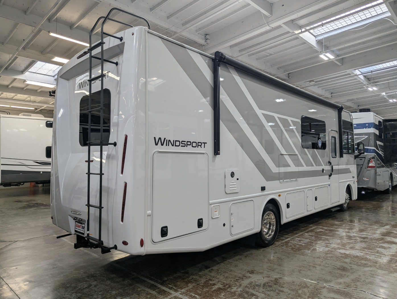 2026 Thor Motor Coach Windsport 29L - Image 4