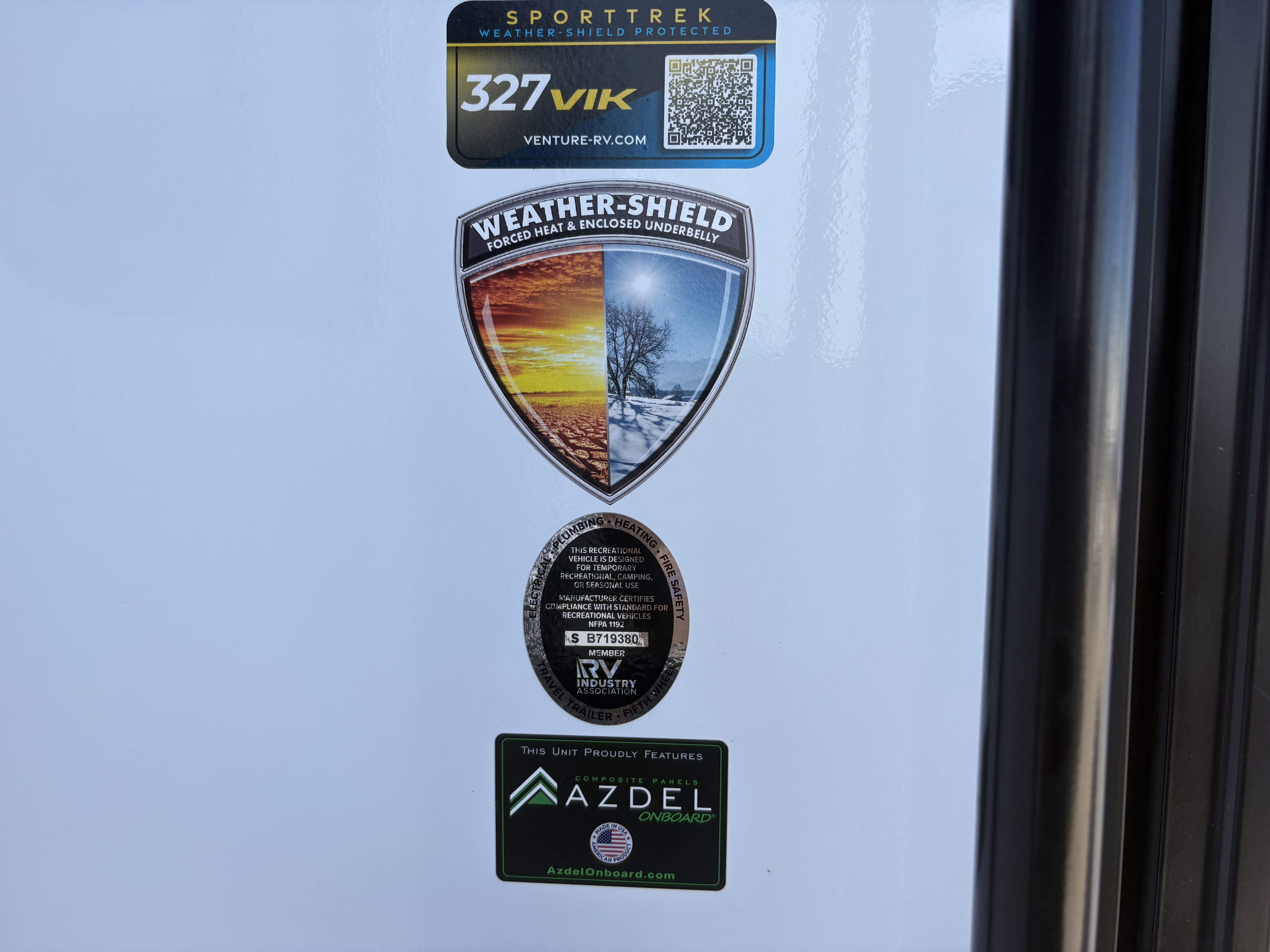2026 VENTURE RV SPORTTREK 327VIK - Image 11