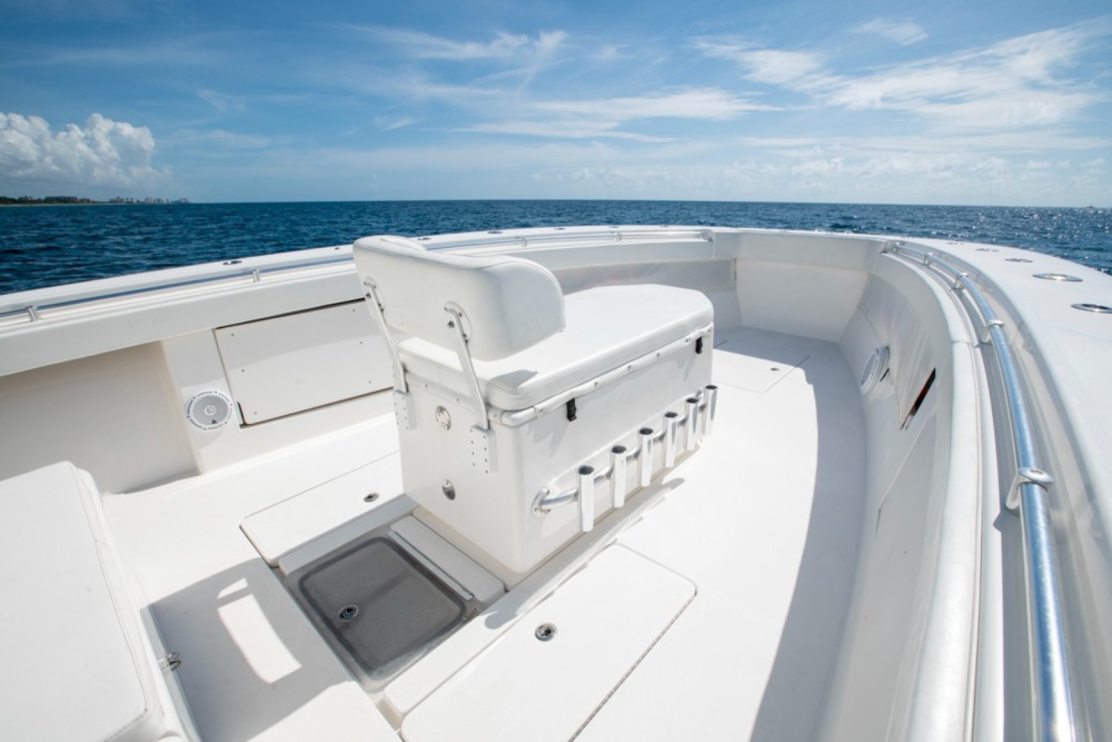 2011 Invincible 42CC - Image 6