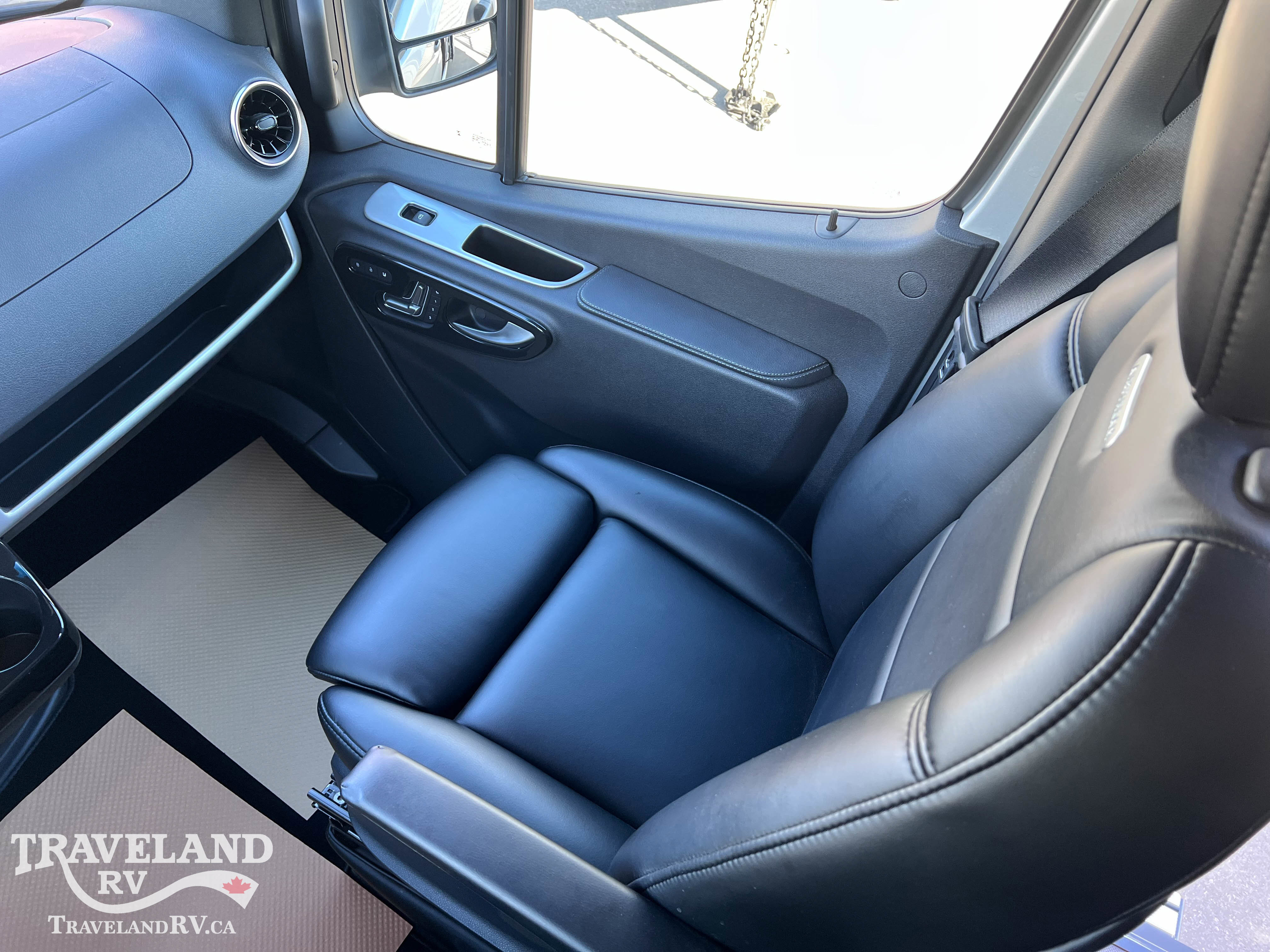 2023 AIRSTREAM INTERSTATE 24GT E-1 PKG - Image 29