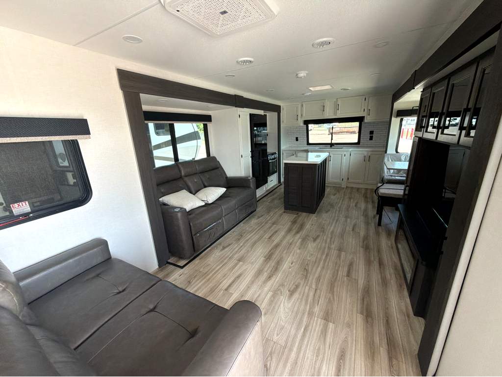 2027 VENTURE RV SPORTTREK 333VFK - Image 17