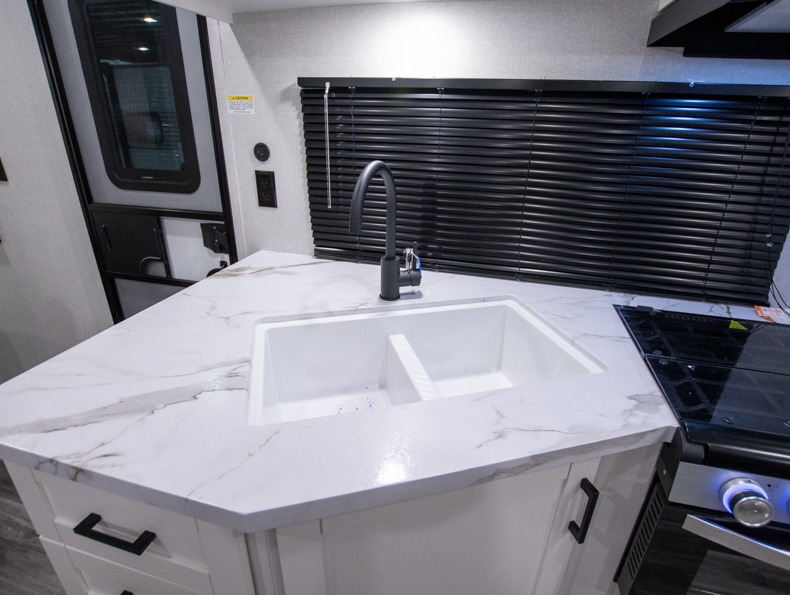 2026 Jayco Jay Flight SLX 321BDS - Image 9