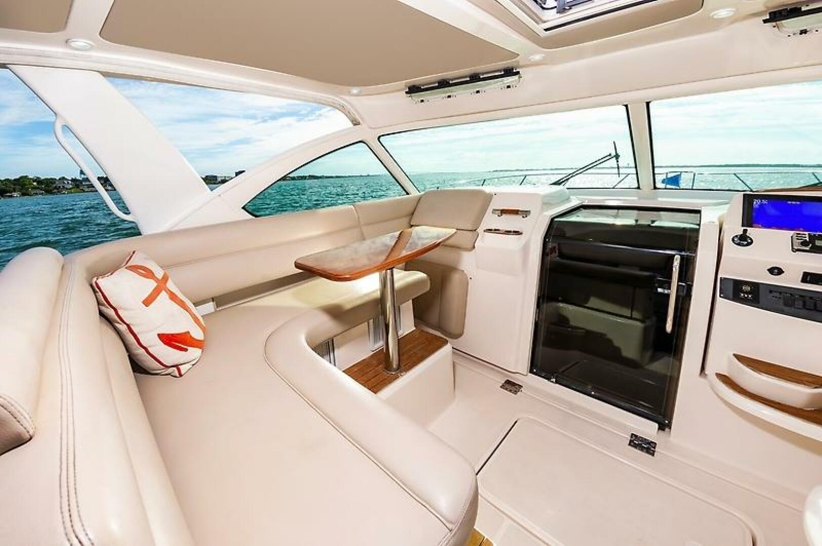 2015 Tiara Yachts 39 Coronet - Image 17