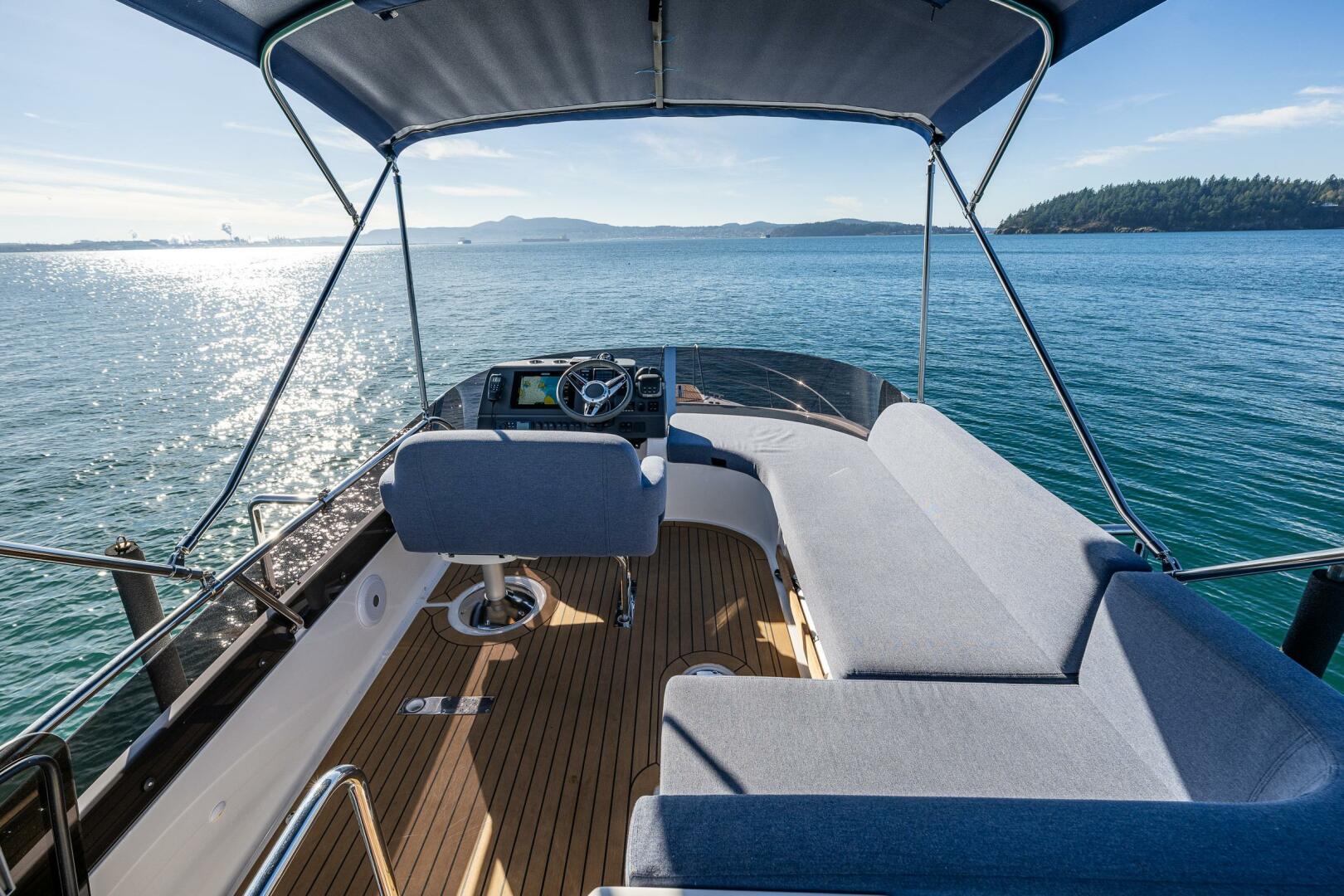 2023 Nimbus 405 Flybridge - Image 10