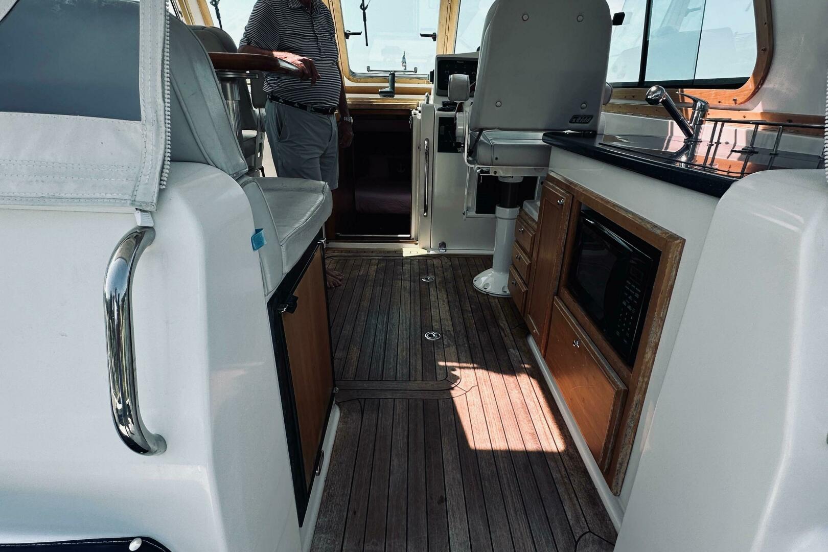 2007 Sabre 34 Express - Image 25