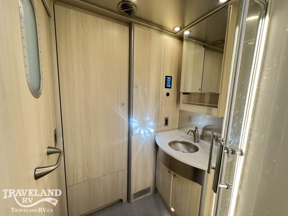 2025 AIRSTREAM ATLAS MURPHY SUITE E1 - Image 35