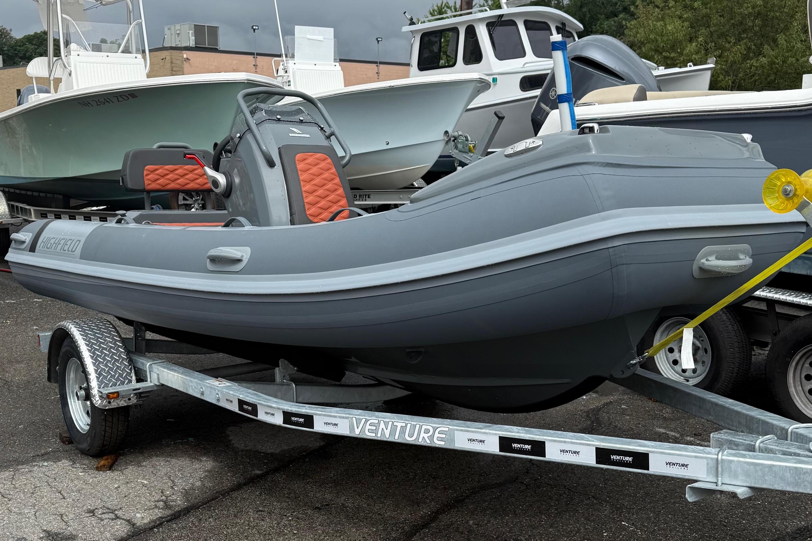 2025 Highfield Sport 420 Standard - Image 1