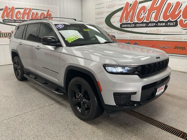 2023 Jeep Grand-Cherokee-L Laredo Altitude 4x4 - Image 3
