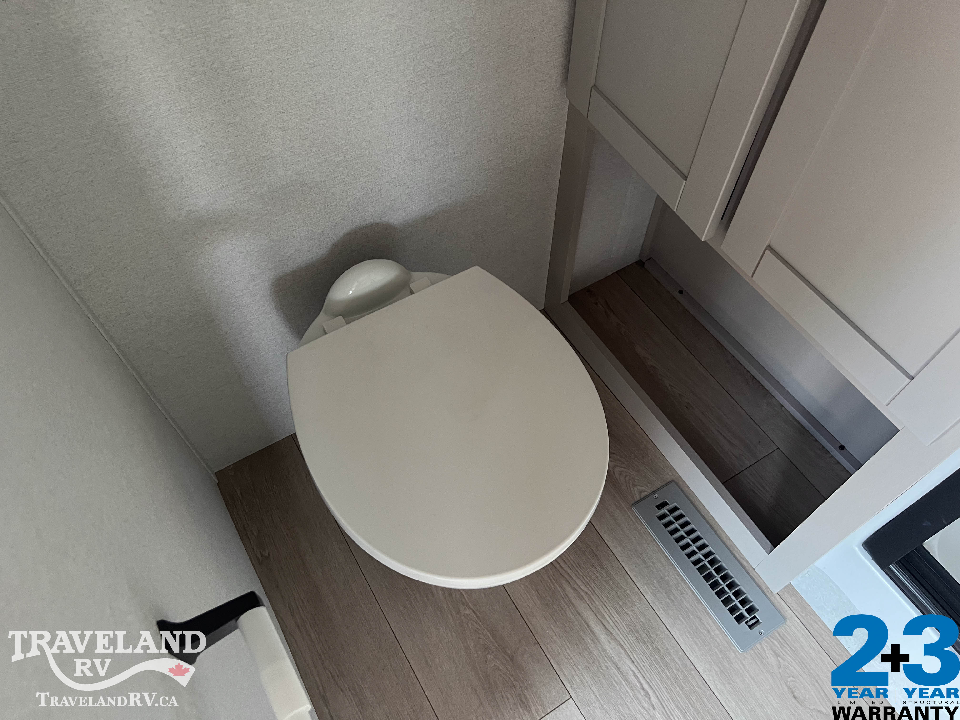 2027 Jayco Jay Flight Bungalow 404LOFT - Image 38