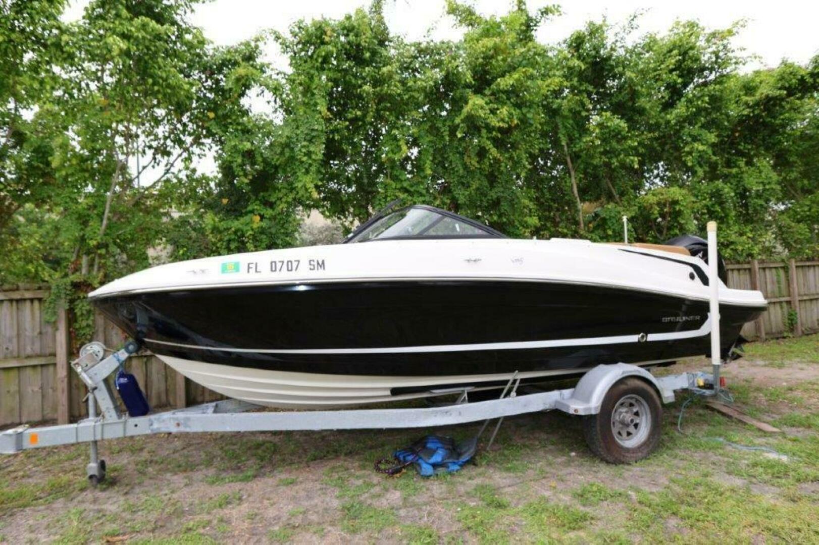 2019 Bayliner VR5 Bowrider OB - Image 26