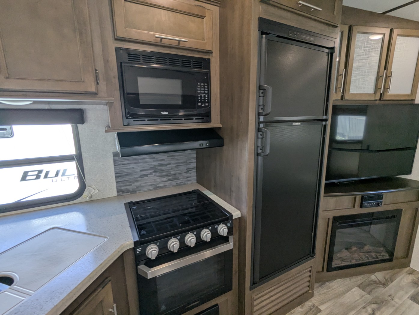 2019 Keystone Cougar Half-Ton West 29RDBWE - Image 27