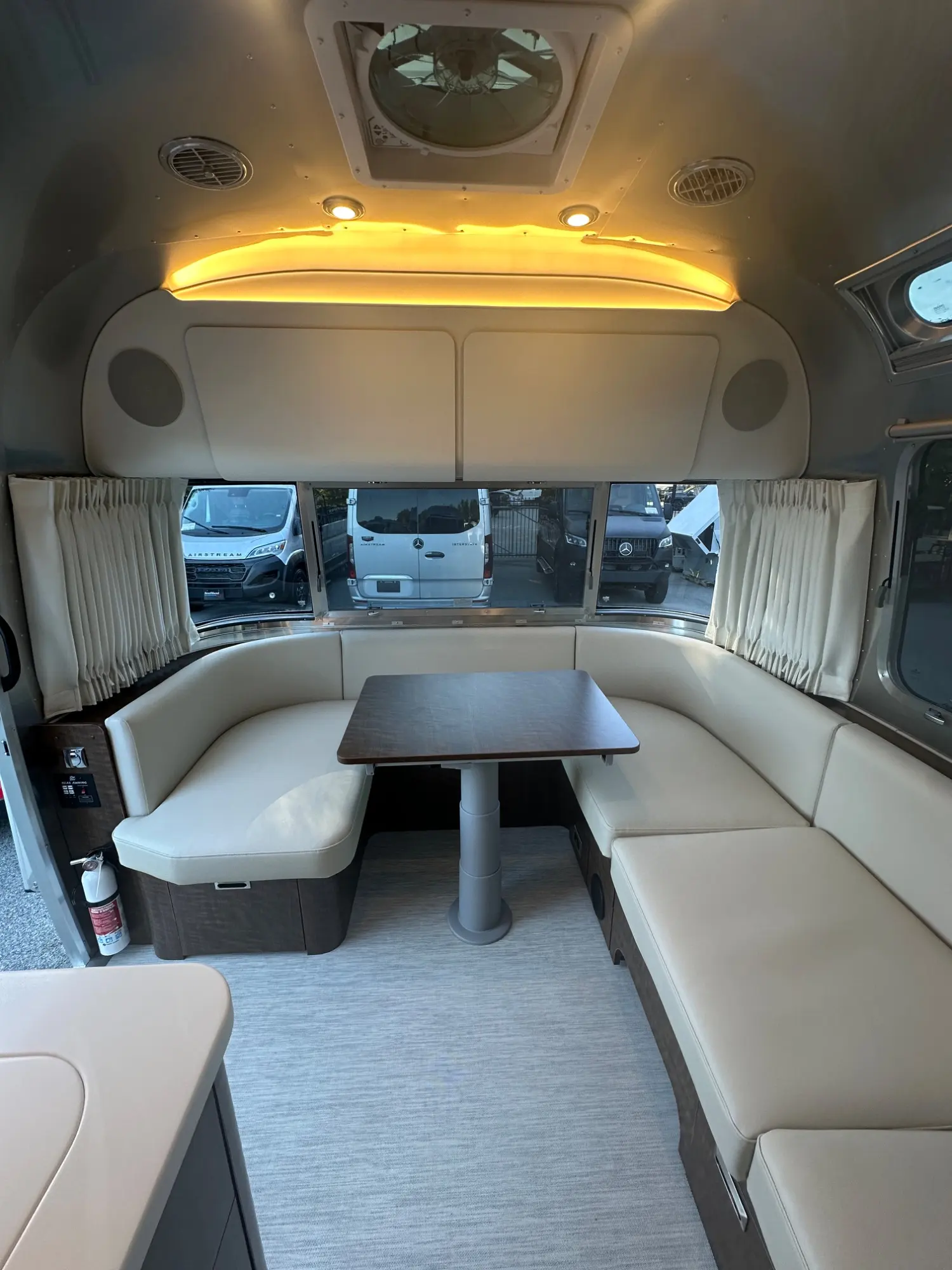 2027 Airstream Globetrotter 25FBT - Image 5