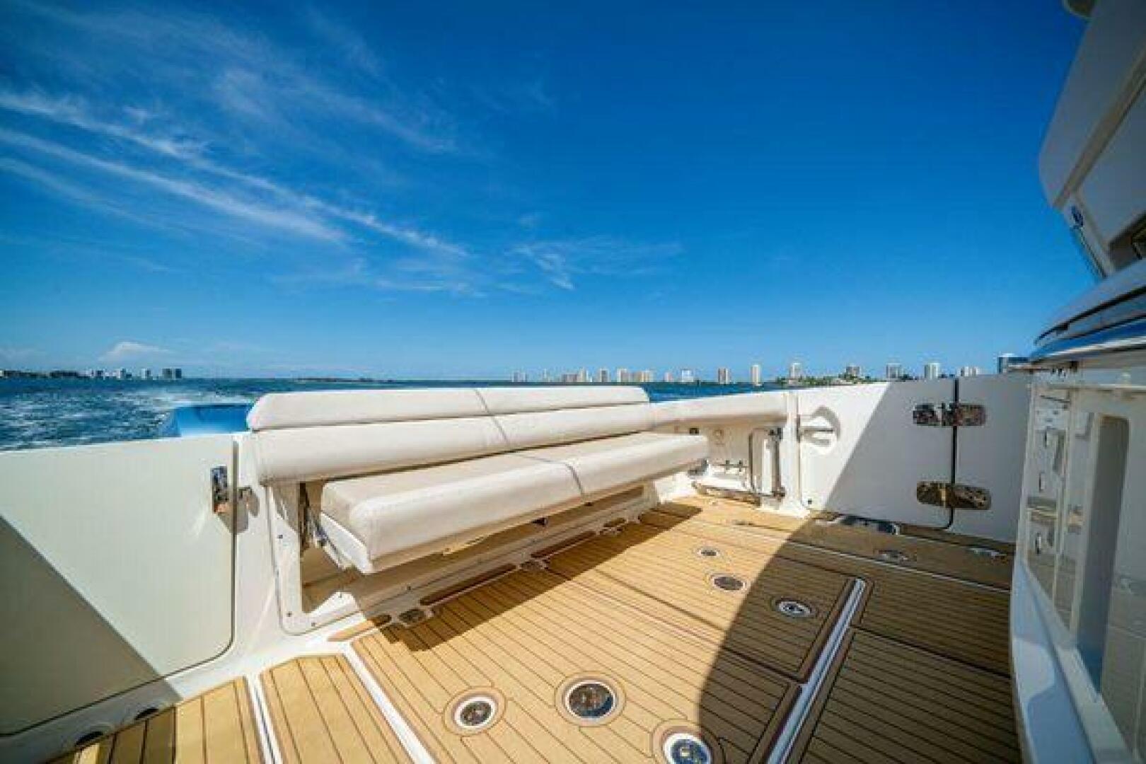2017 Boston Whaler 42 Outrage - Image 15
