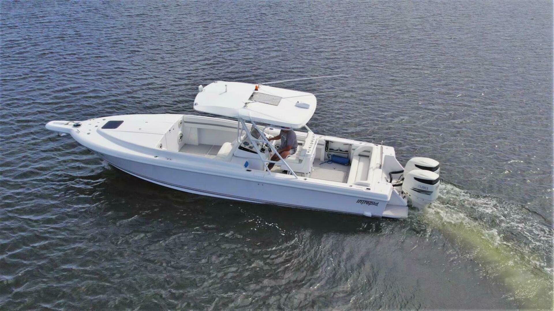 2003 Intrepid 32 - Image 41