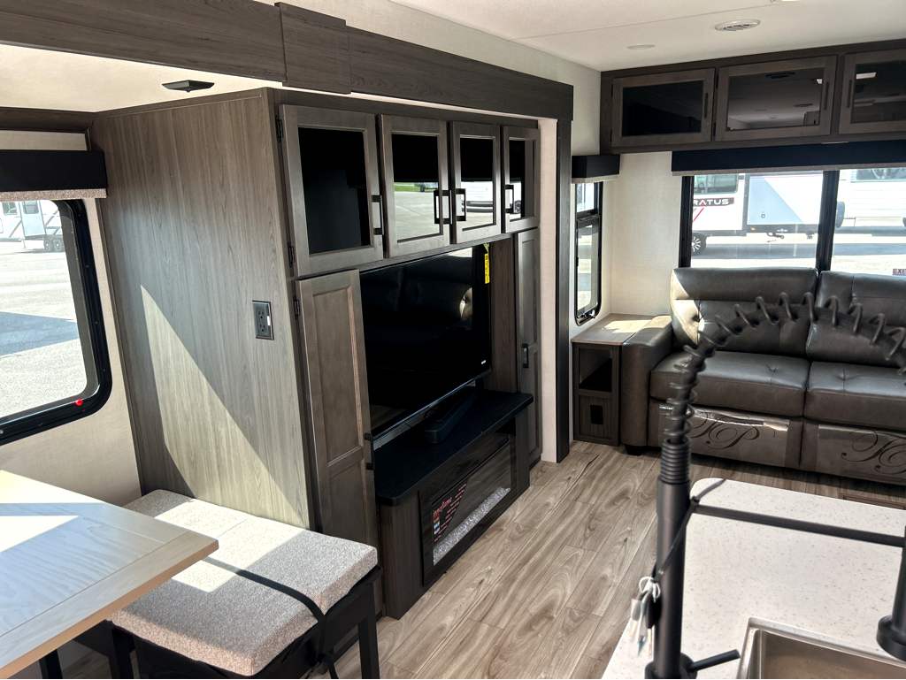 2026 VENTURE RV SPORTTREK 343VIK - Image 10
