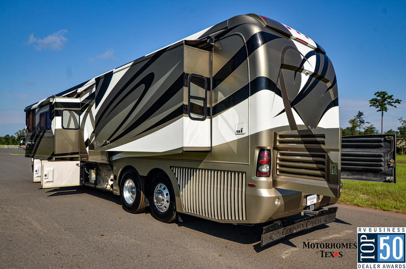 2007 Country Coach Magna  - exterior 5