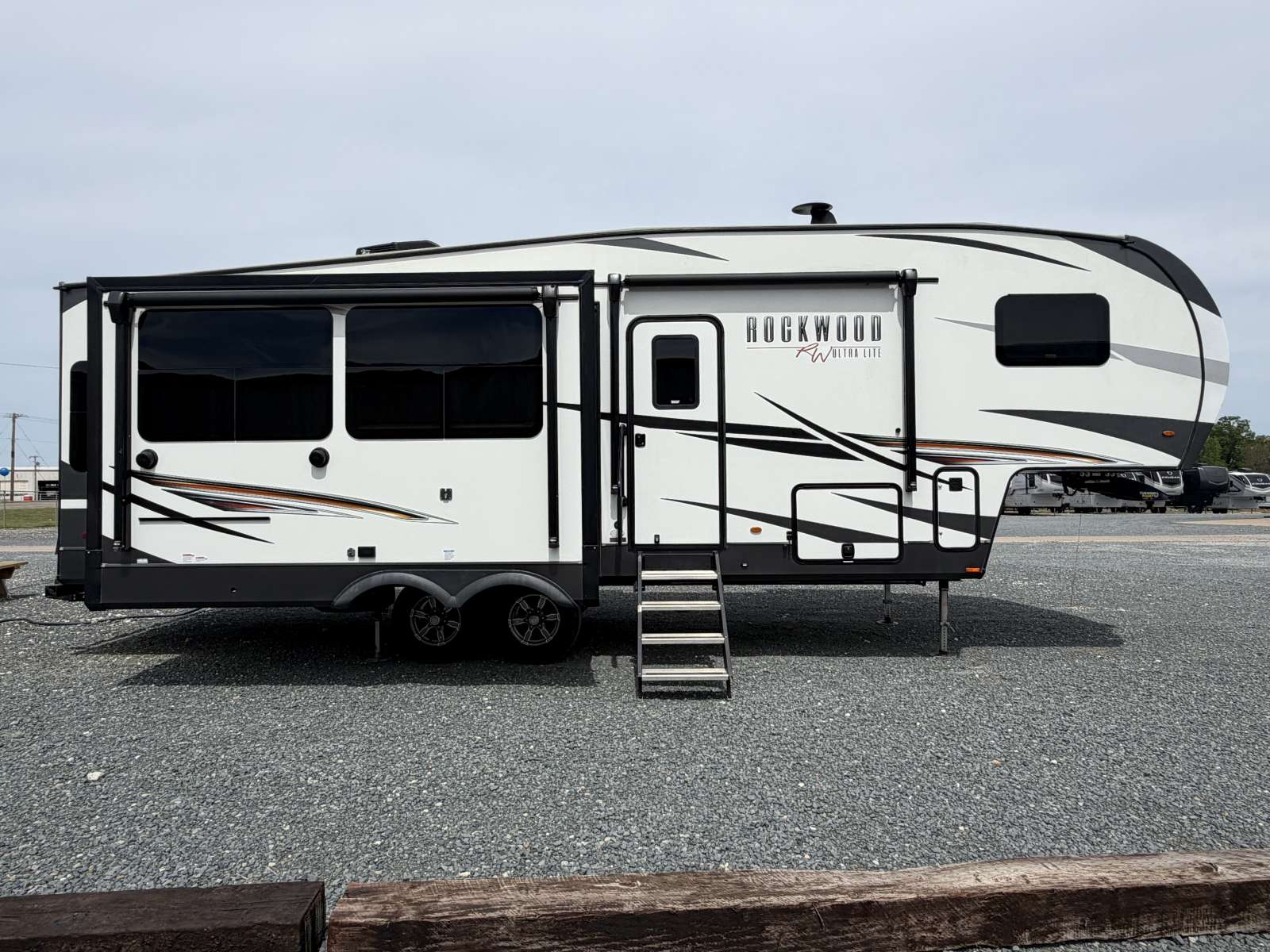 2022 Forest River Rockwood Ultra Lite 2883WS - Image 5