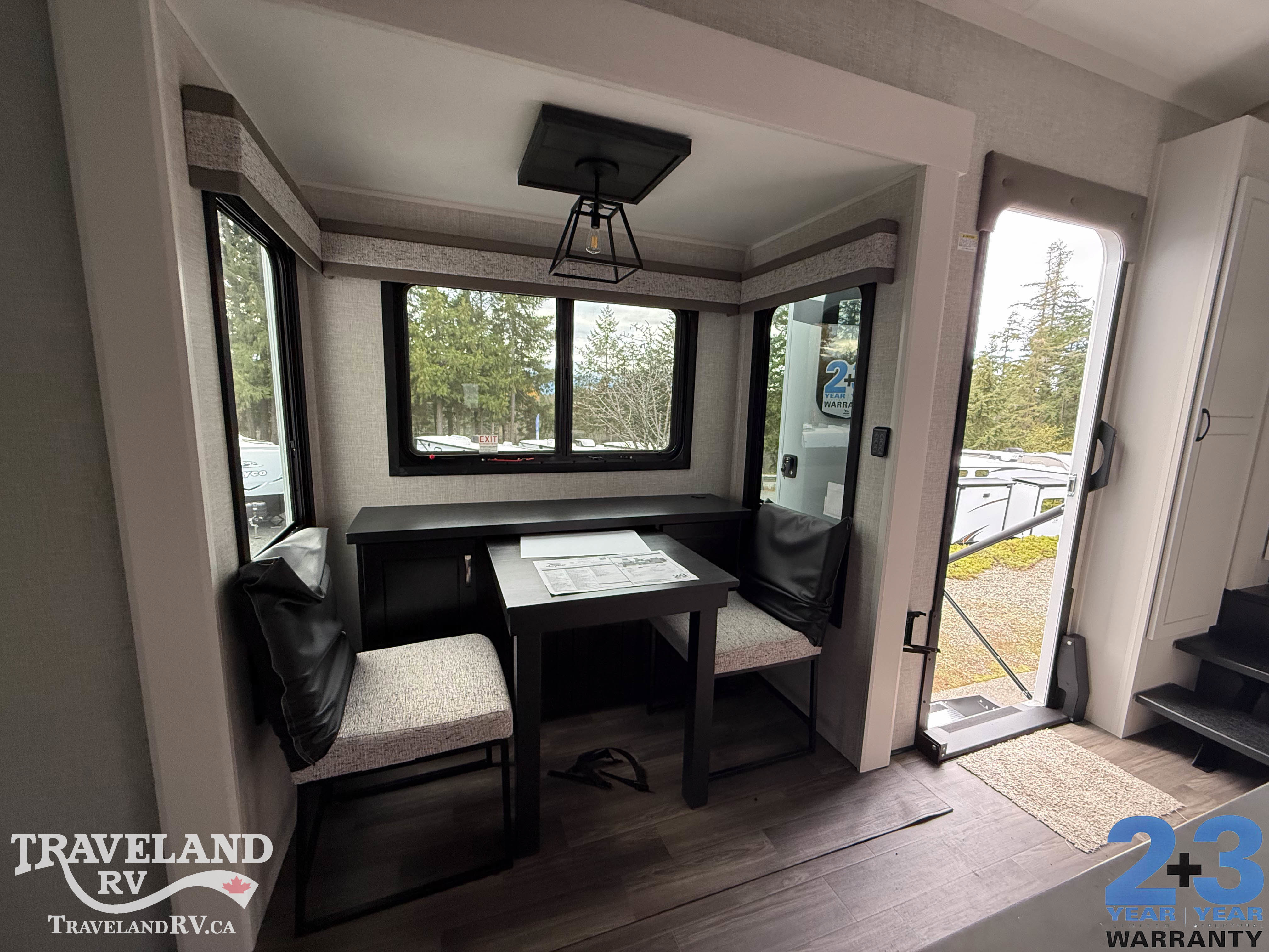 2025 Jayco North Point 382FLRB - Image 10