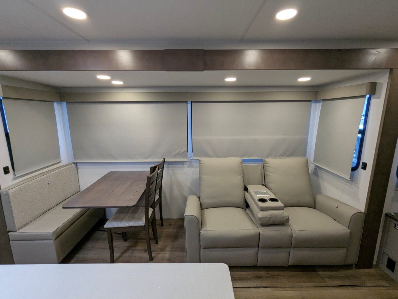 2026 Alliance RV Avenue 298RL - Image 24