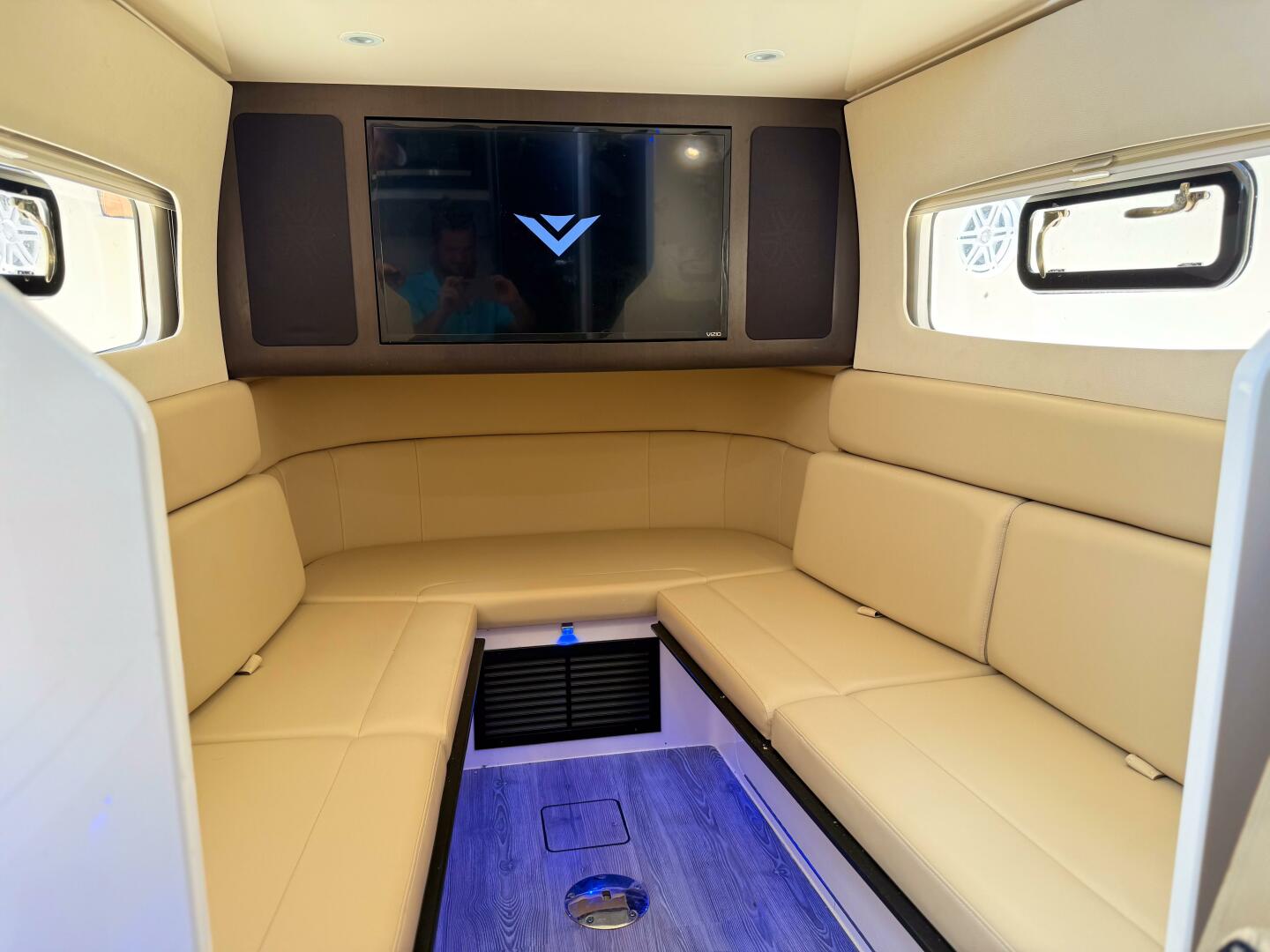 2020 Scout 380 LXF - Image 85