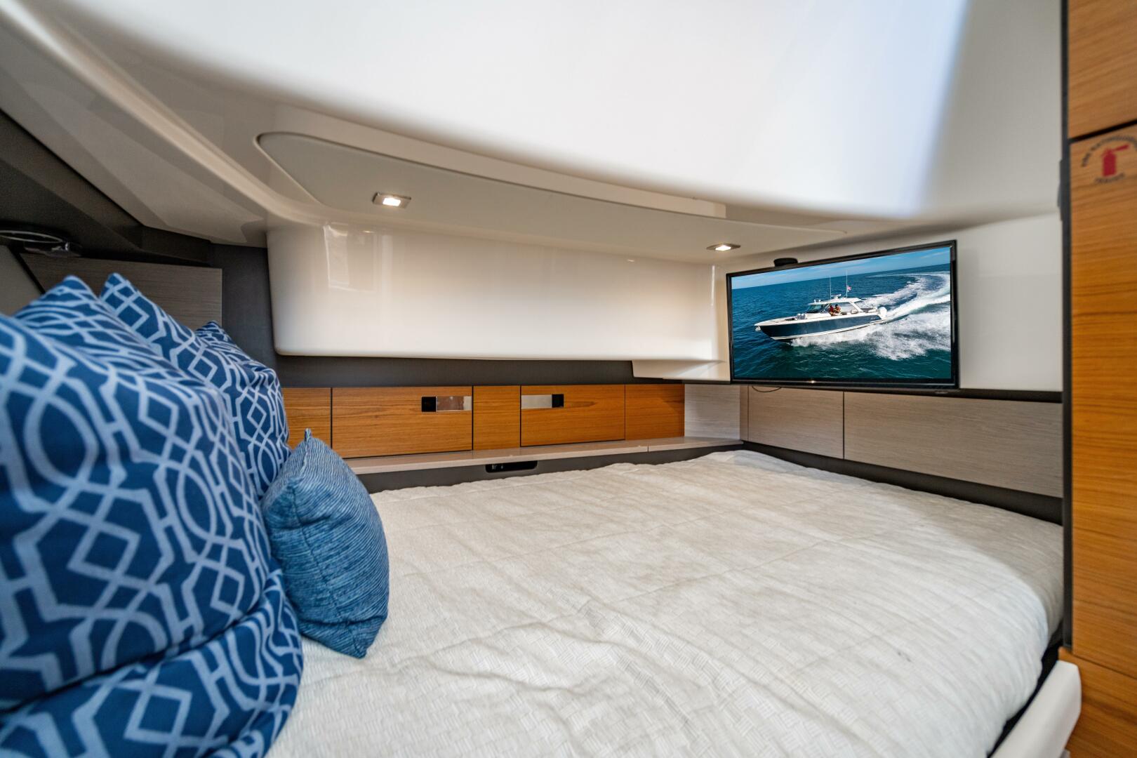 2022 Tiara Yachts 43 LS - Image 76