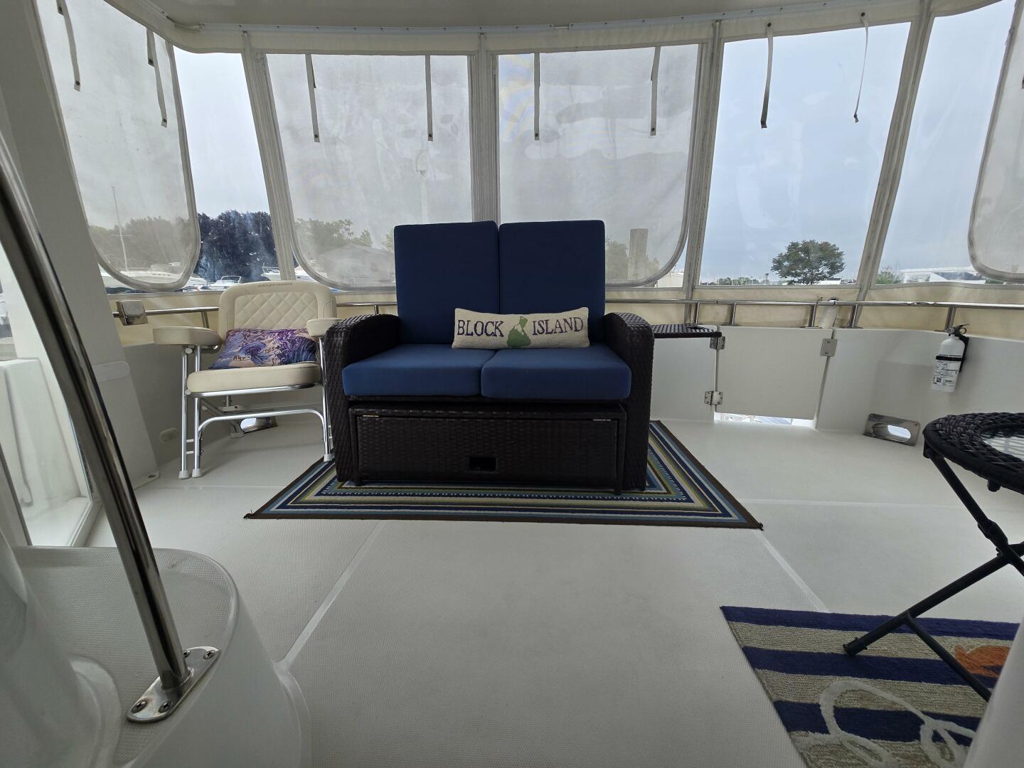 2002 Carver 444 Cockpit Motor Yacht - Image 13