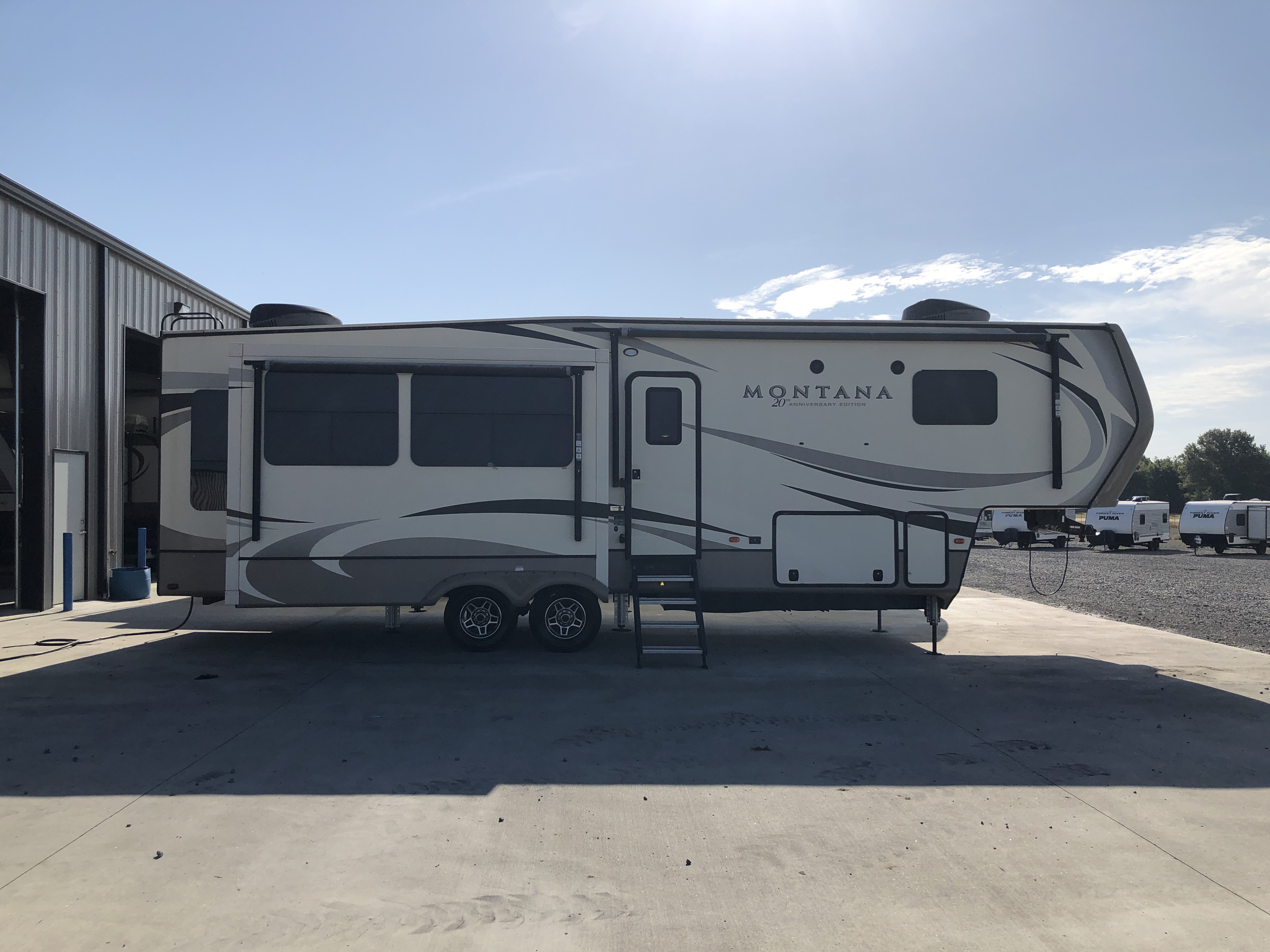 2019 Keystone Montana 3121RL - Image 7