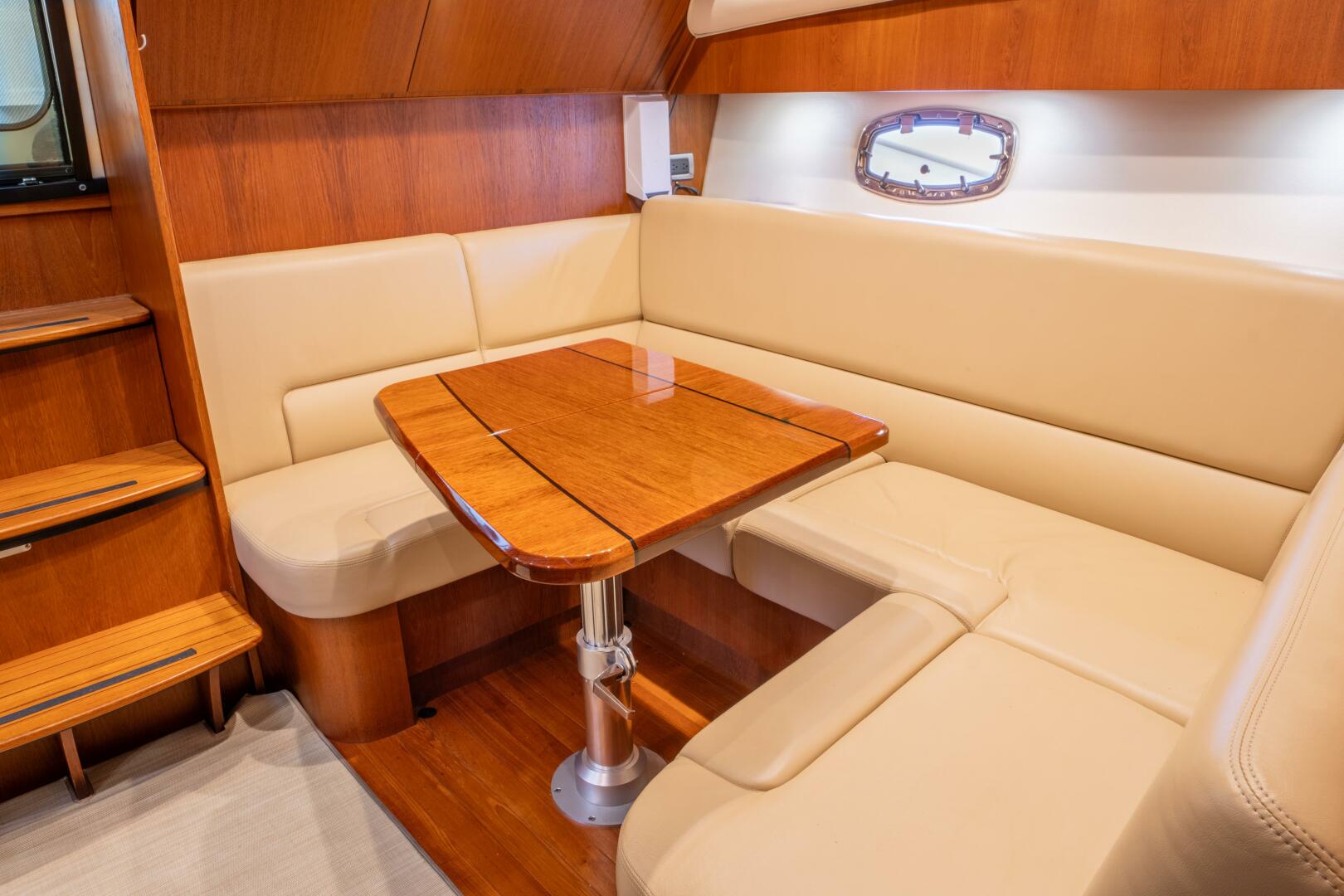 2015 Tiara Yachts 4300 Open - Image 9