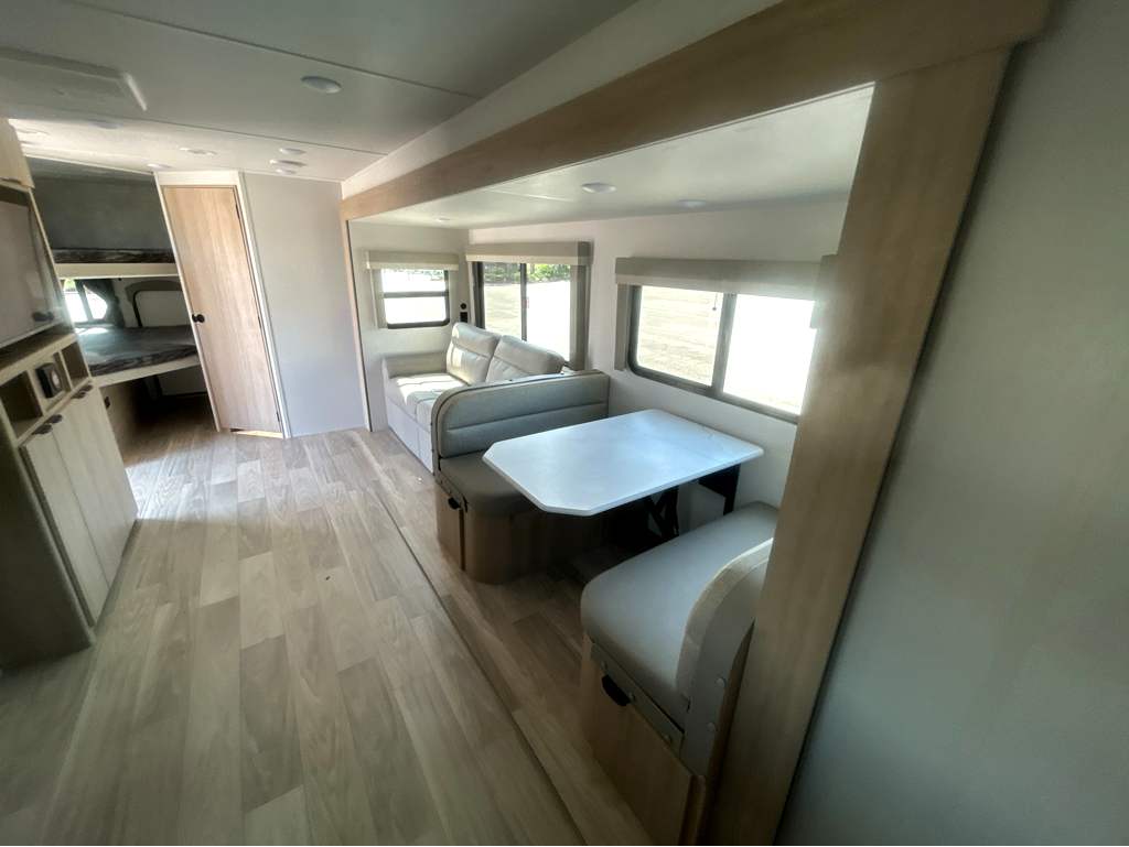 2024 WINNEBAGO MINNIE 2801BHS - Image 28