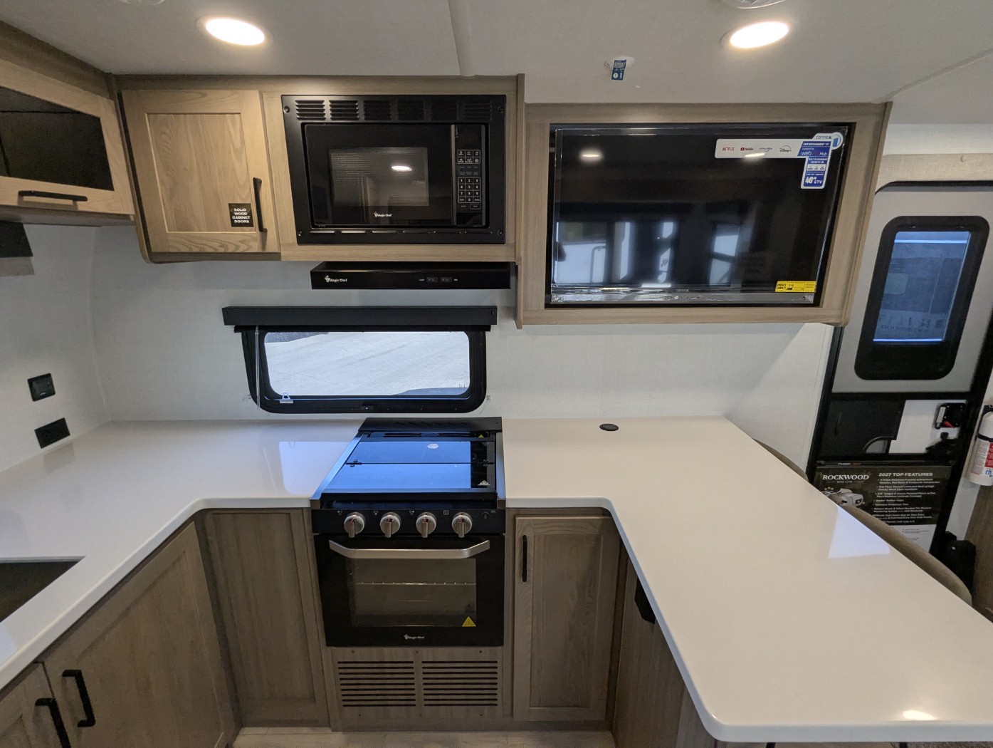 2027 Forest River Rockwood Mini Lite 2523MBR - Image 16