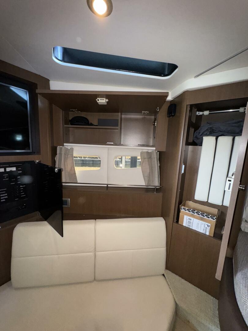 2016 Sea Ray Sundancer 350 - Image 125