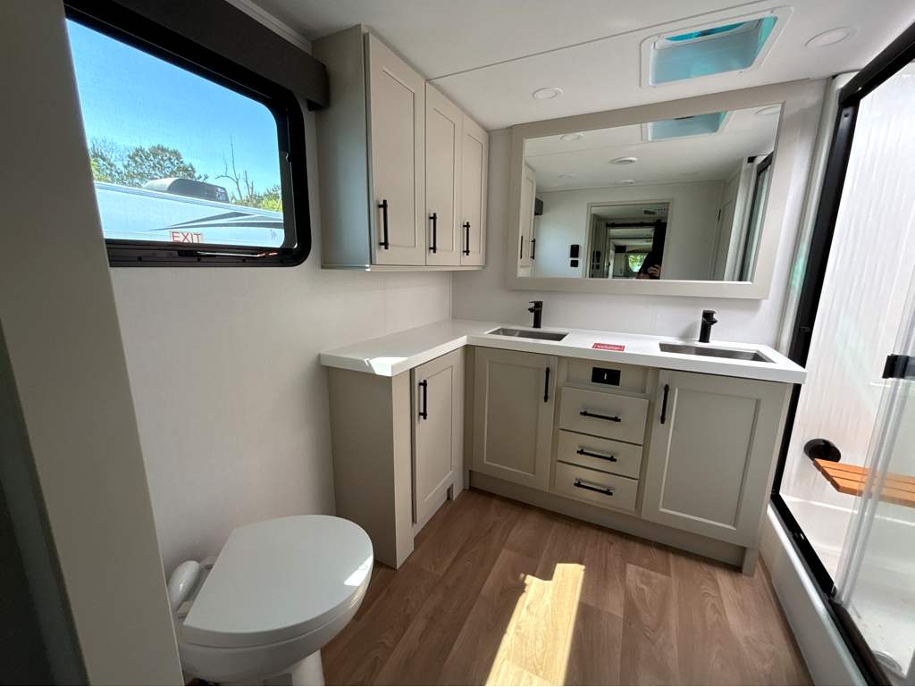 2026 GRAND DESIGN SOLITUDE 380FL - Image 19
