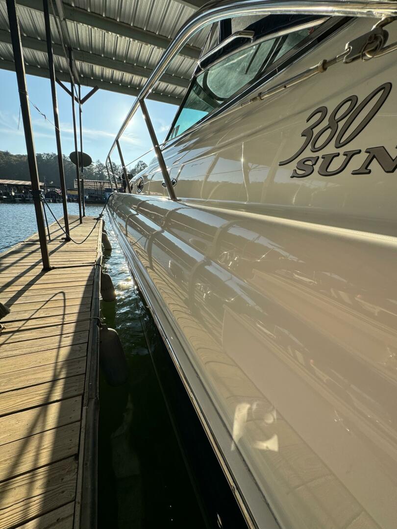 2004 Sea Ray 380 Sundancer - Image 3