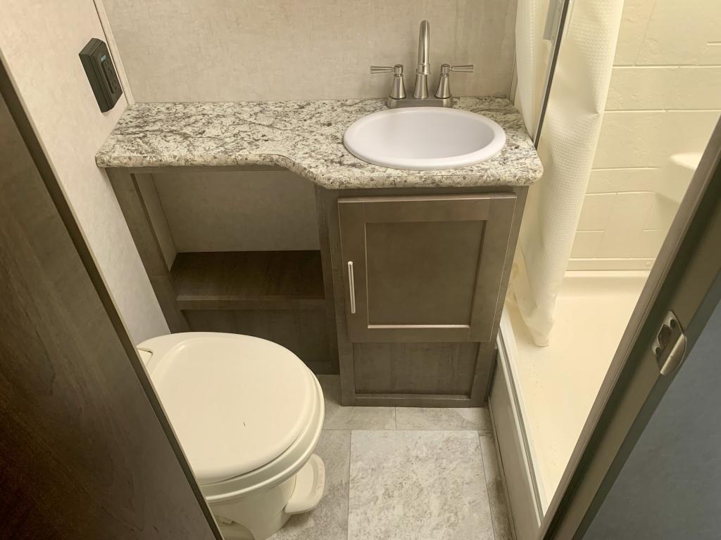 2019 FOREST RIVER 190 - Image 19